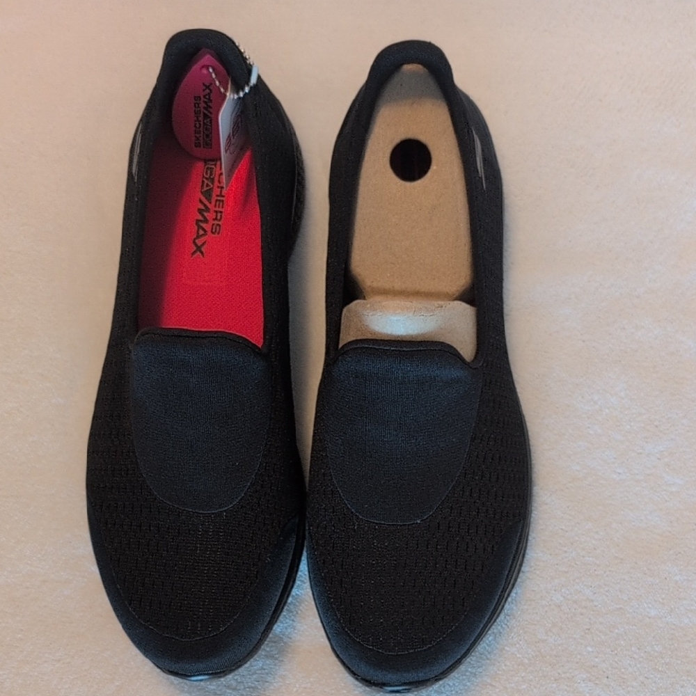 Skechers Black Slip-On Sneakers with Red Insole Size 10